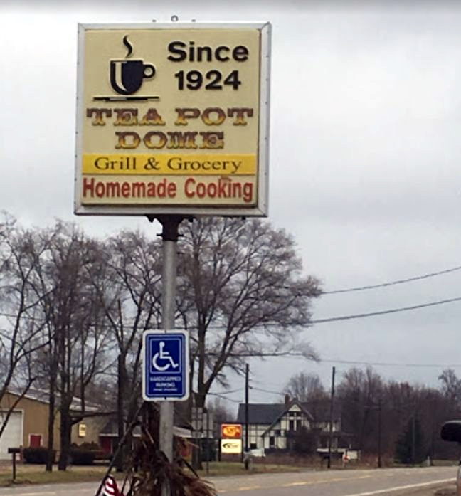 Tea Pot Dome Grill & Grocery - Street View